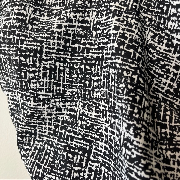 Speedo One Piece Swimsuit Black and White Crisscross Pattern - Picture 3 of 10